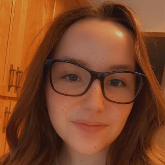 Meet your Posher, Cayley - Picture 1 of 1